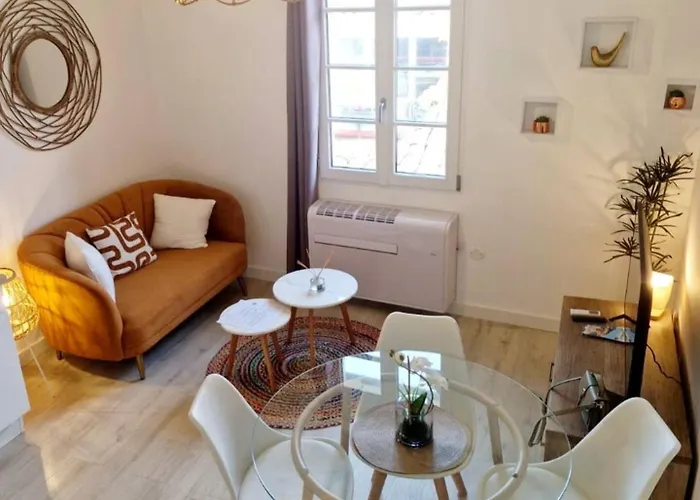 Апартаменты Le Dambra - Dans Le Vieil Антиб